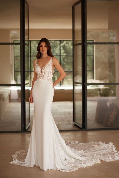 Wedding dress 5657