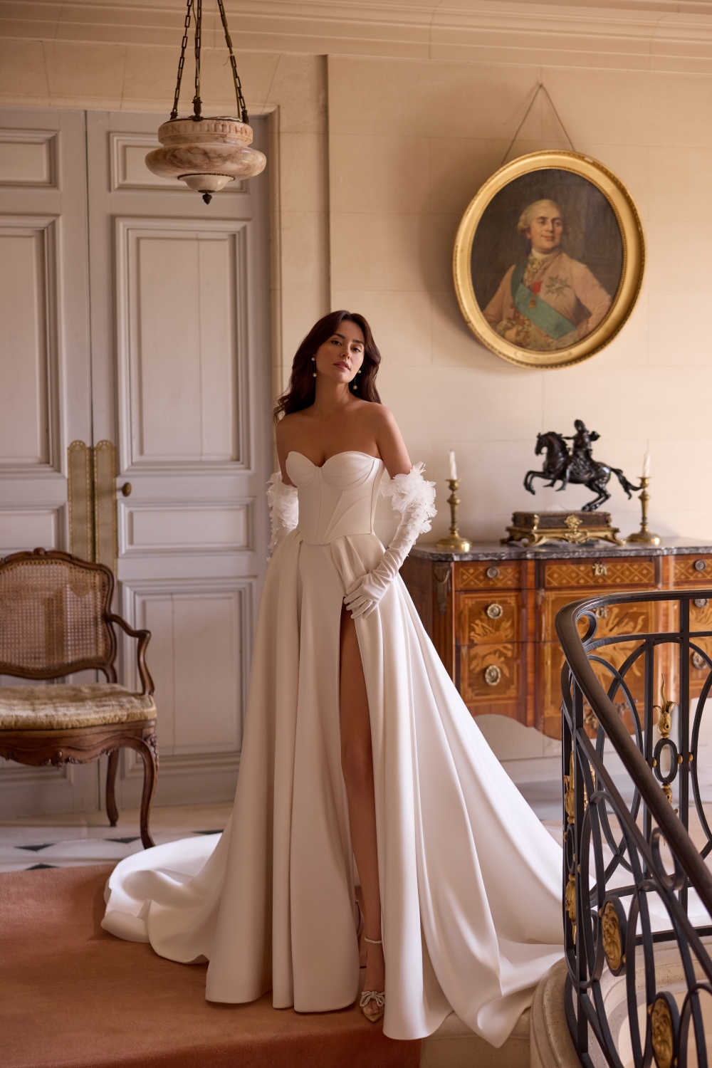 Elegancka suknia ślubna z gorsetem w kształcie serca Elizabeth Passion.