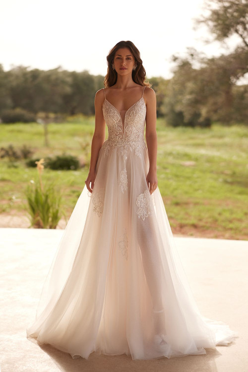 Wedding dress 5654