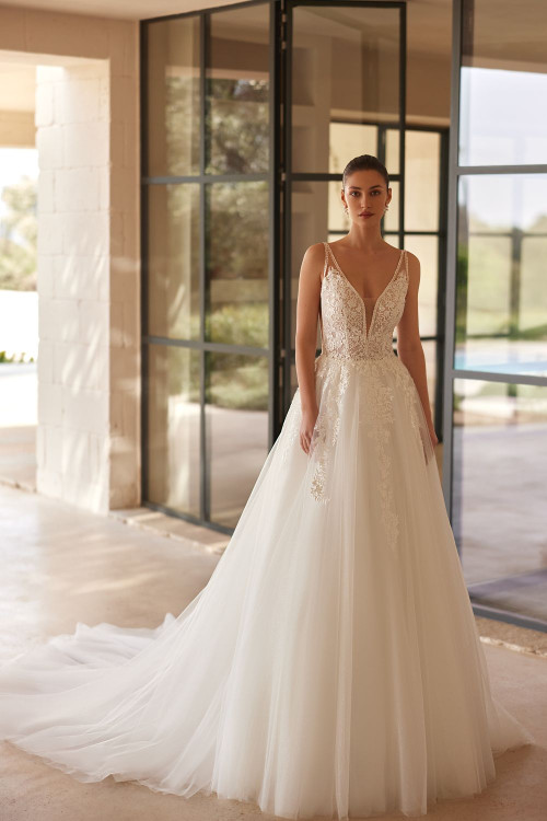 Wedding dress 5718